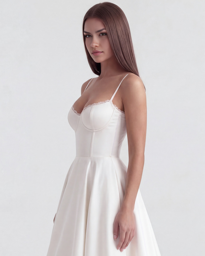 SELENE | Anmutiges Midikleid mit Feinen Trägern