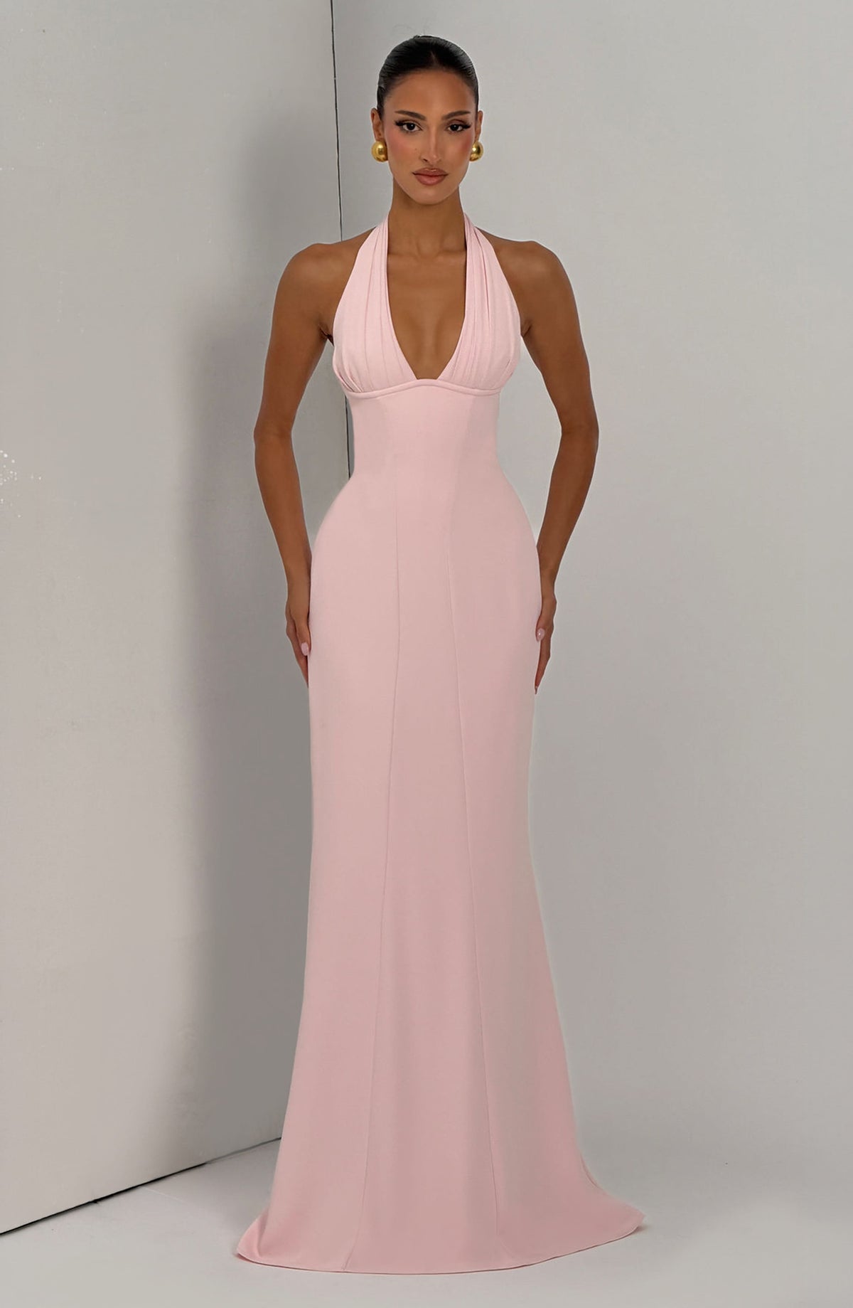 LEANDRA | Figurbetontes Halter-Maxikleid