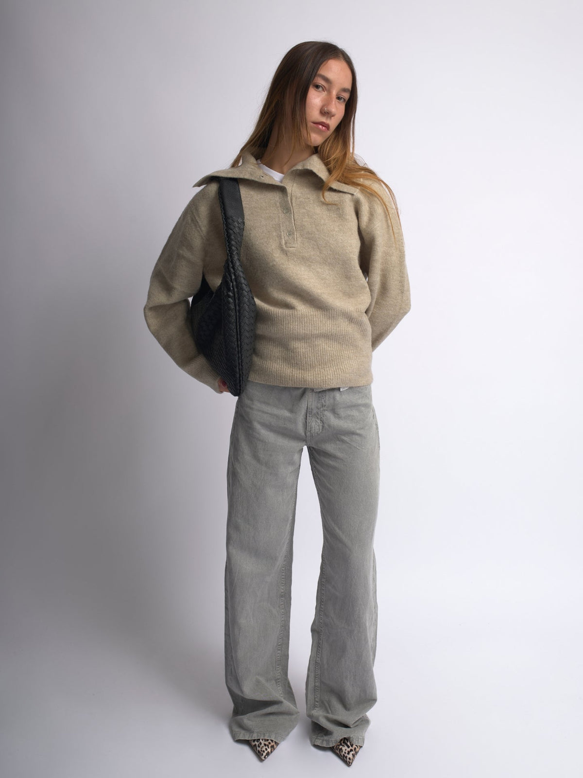 Alcée – Elegant Women’s Crossbody Bag with Woven Design