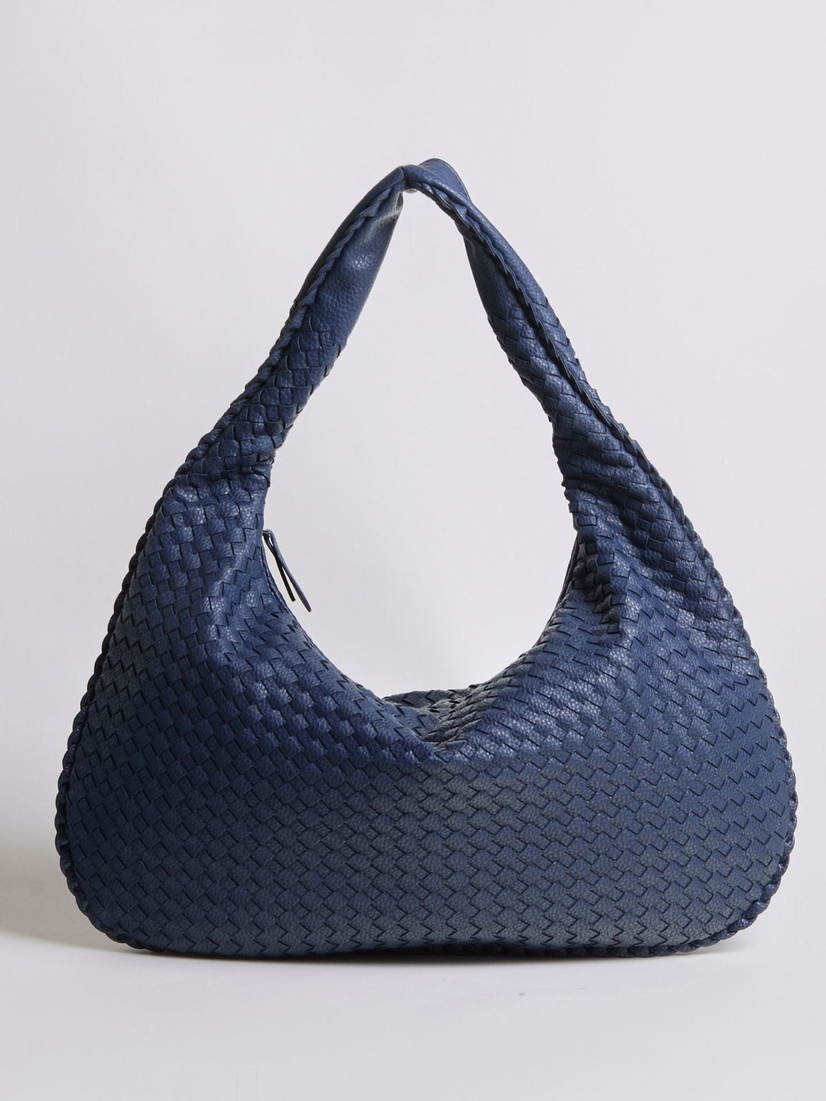 Alcée – Elegant Women’s Crossbody Bag with Woven Design