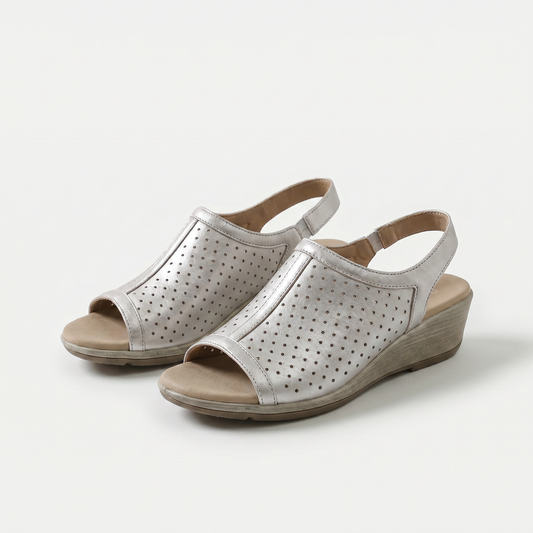 Hazel – Schimmernde Eleganz in metallic Platin