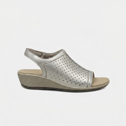 Hazel – Schimmernde Eleganz in metallic Platin
