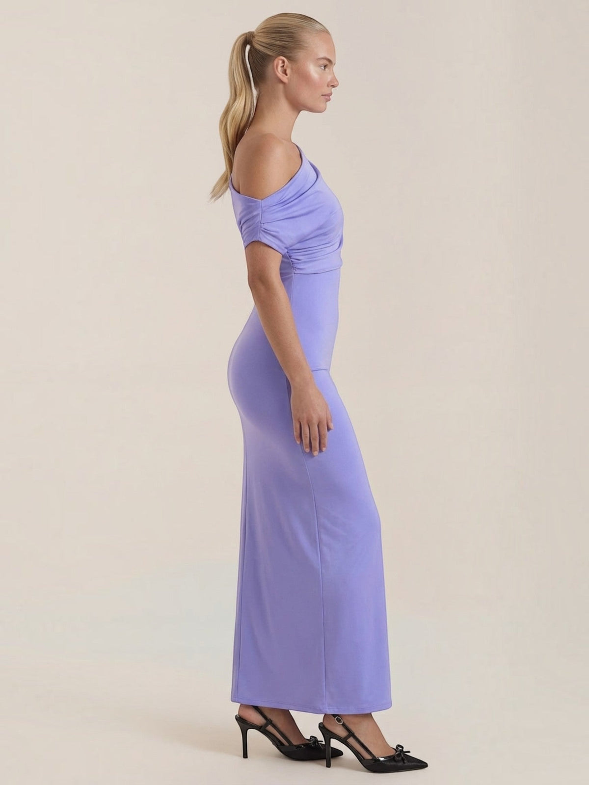 Candice Einschulter-Maxikleid