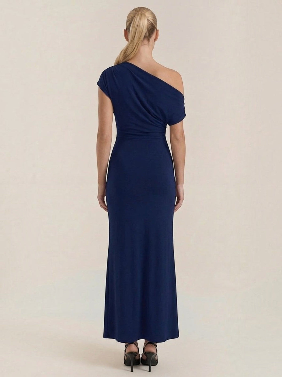 Candice Einschulter-Maxikleid