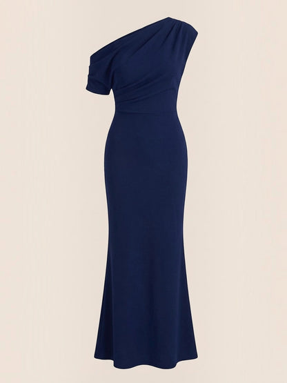 Candice Einschulter-Maxikleid