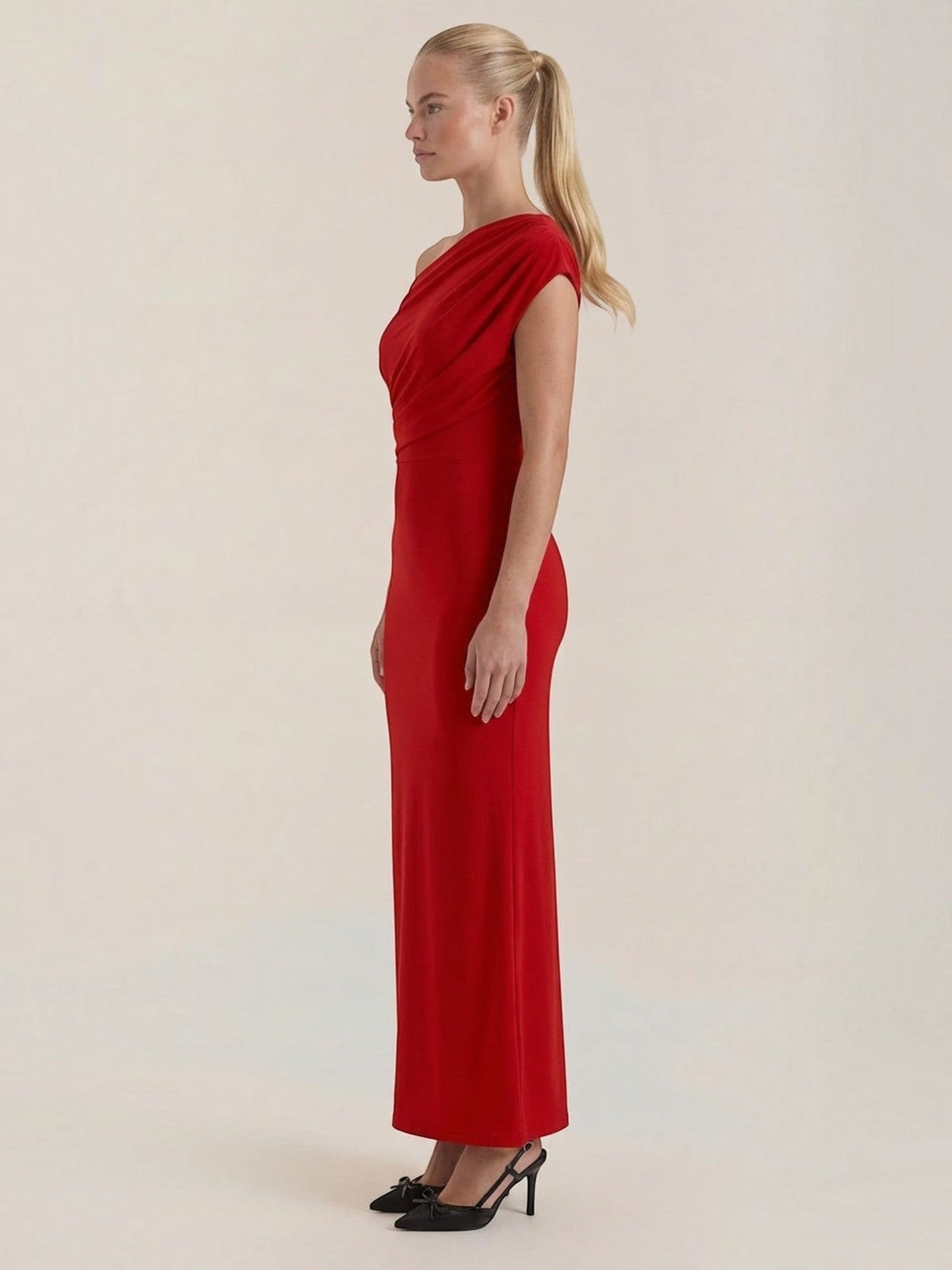 Candice Einschulter-Maxikleid