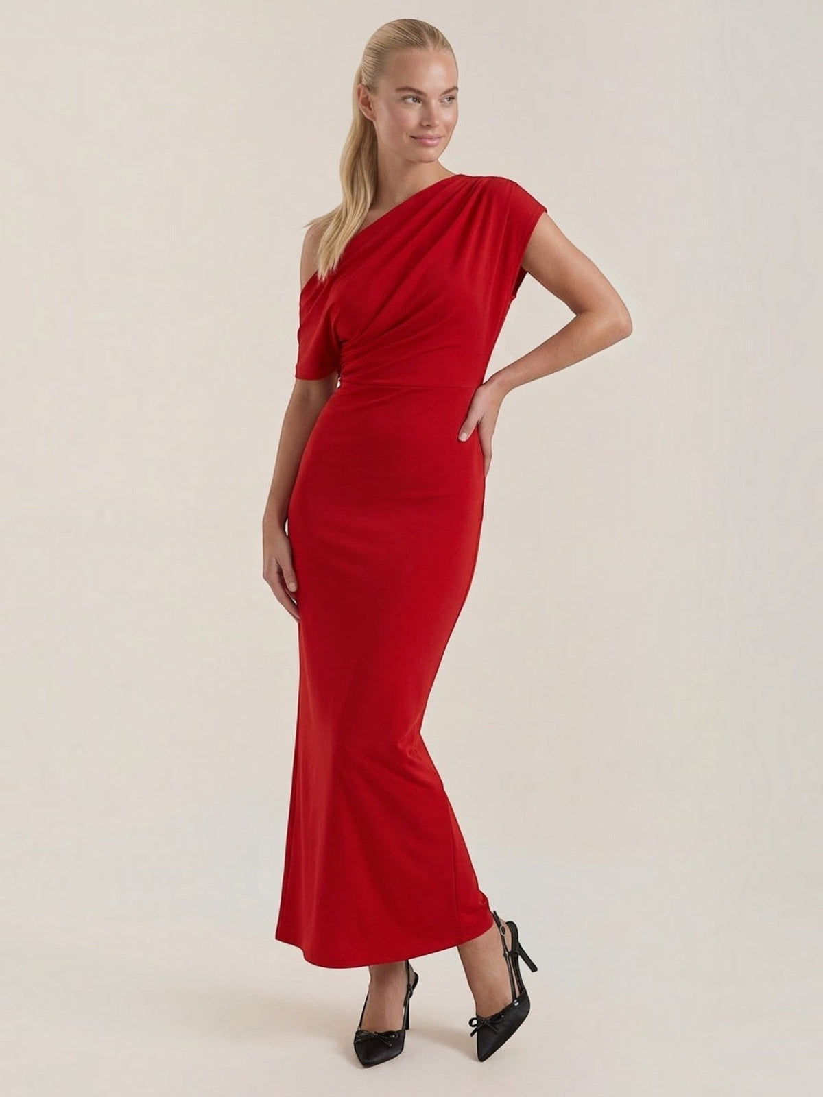Candice Einschulter-Maxikleid