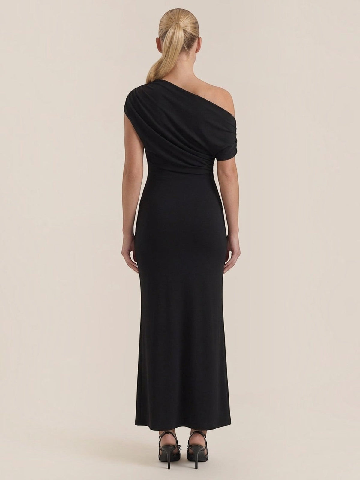 Candice Einschulter-Maxikleid