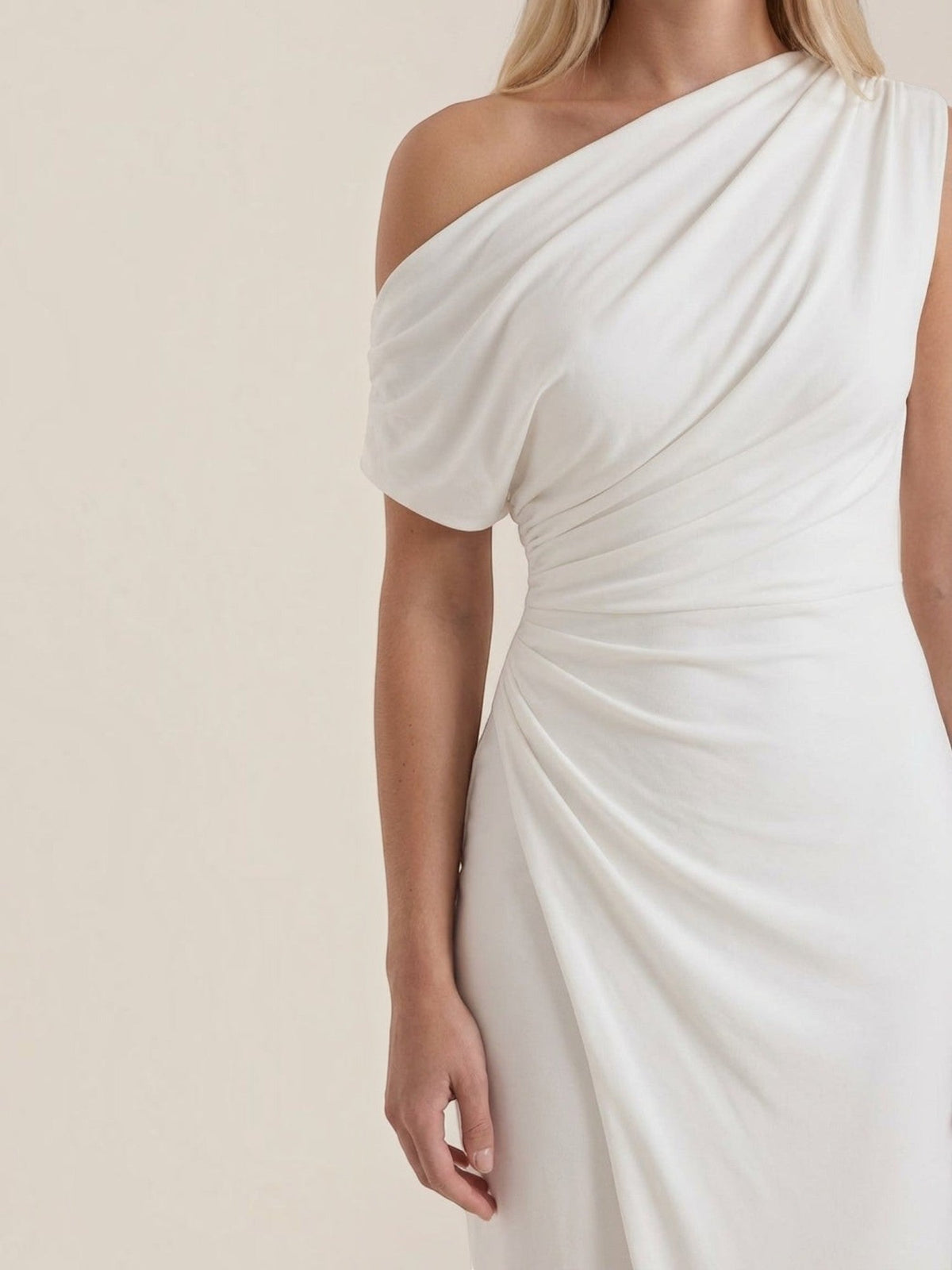 Candice Einschulter-Maxikleid