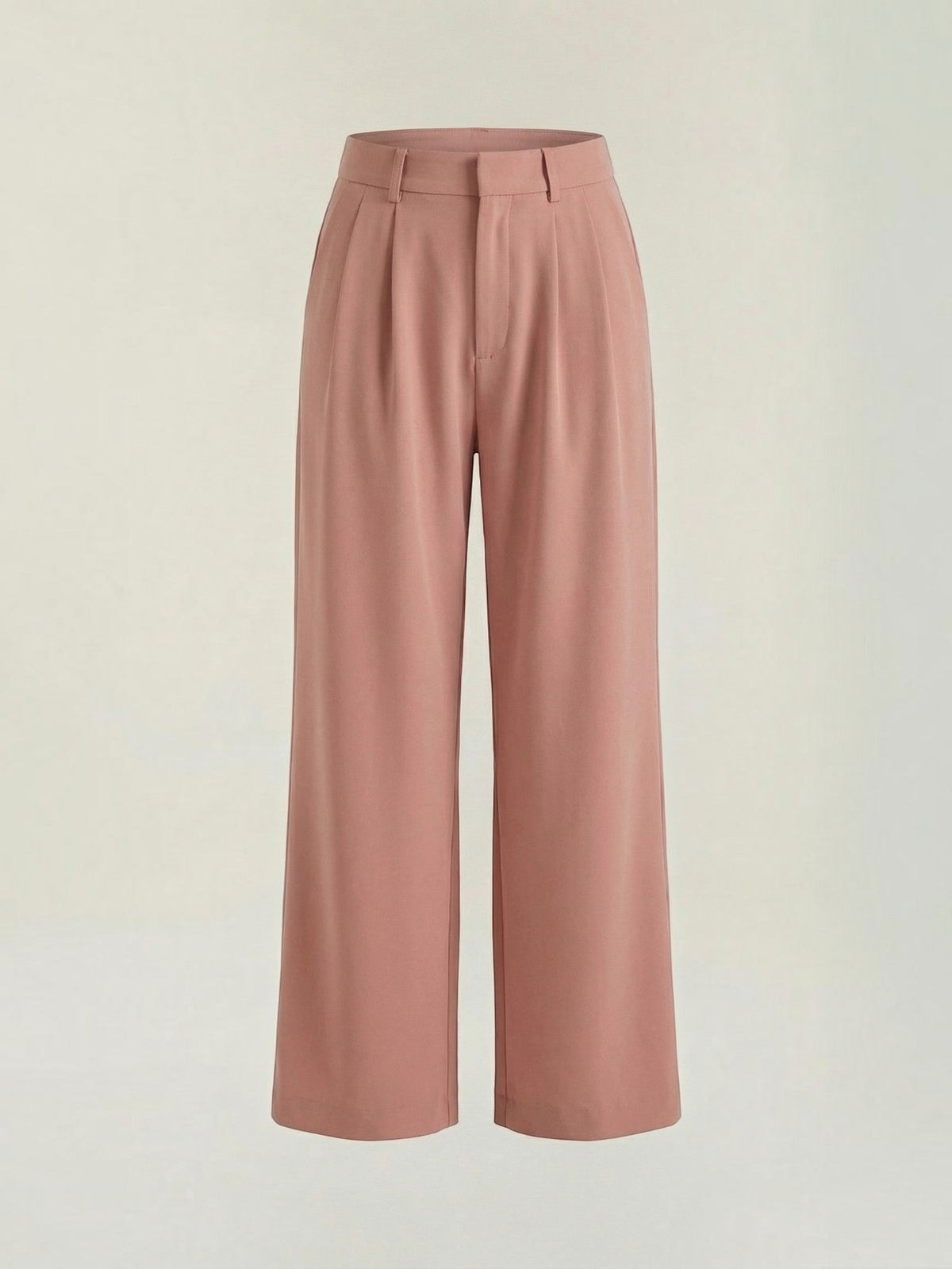 Emma Hose mit weitem Bein