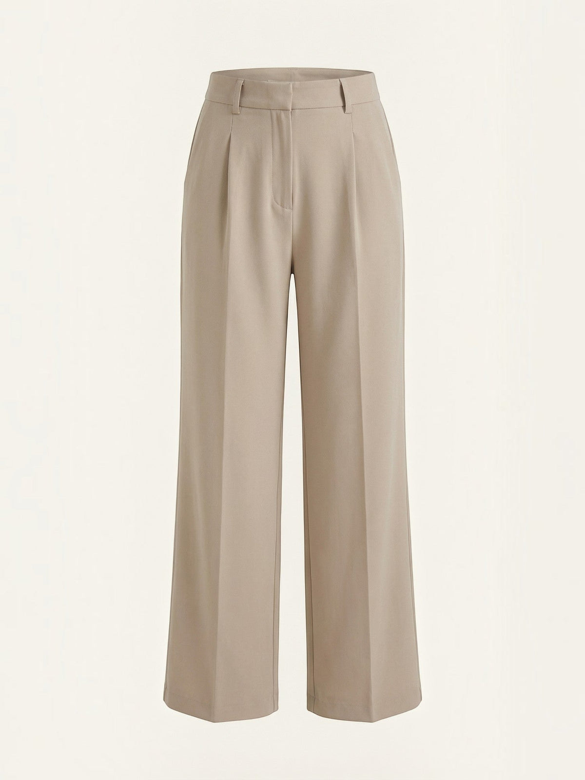 Emma Hose mit weitem Bein