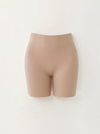 Nahtlose Shorts bis zur Mitte des Oberschenkels