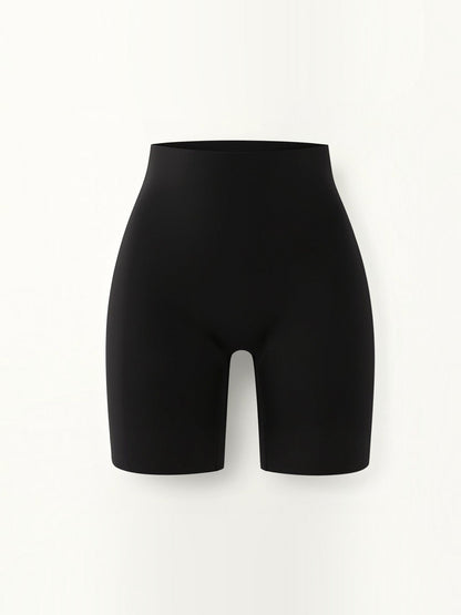 Nahtlose Shorts bis zur Mitte des Oberschenkels