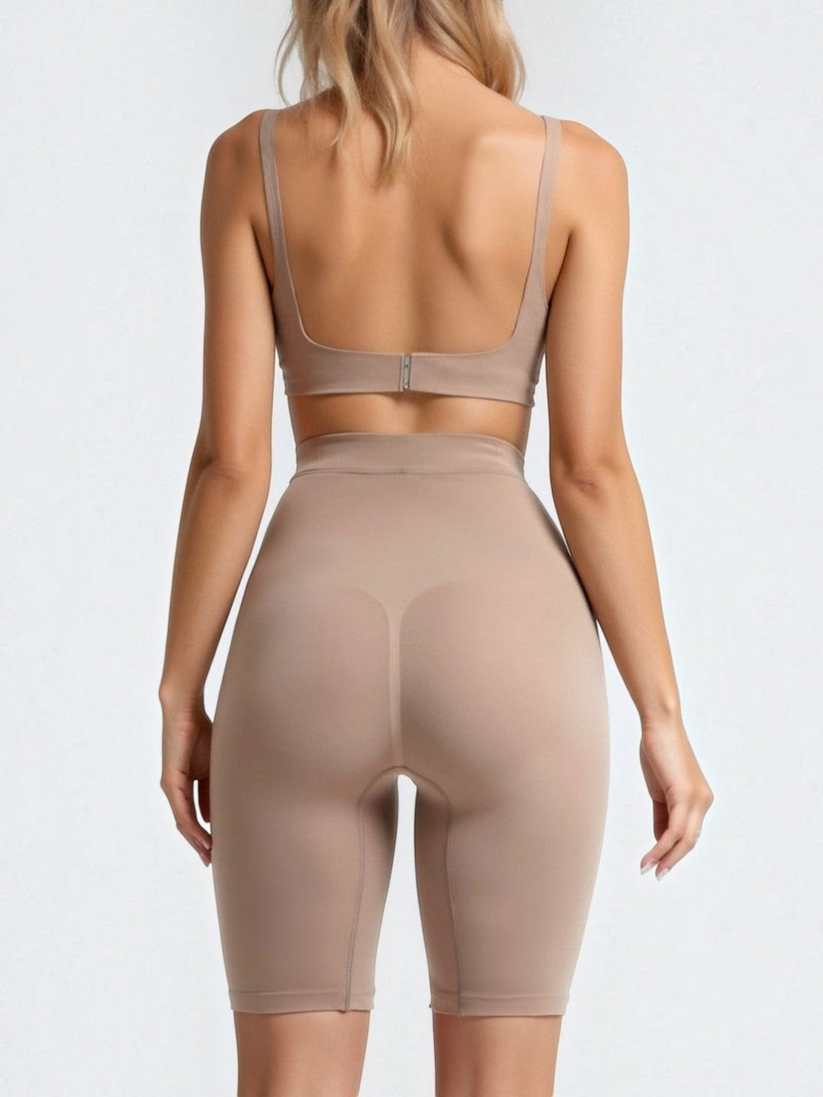 Nahtlose Shorts mit hoher Taille über dem Knie