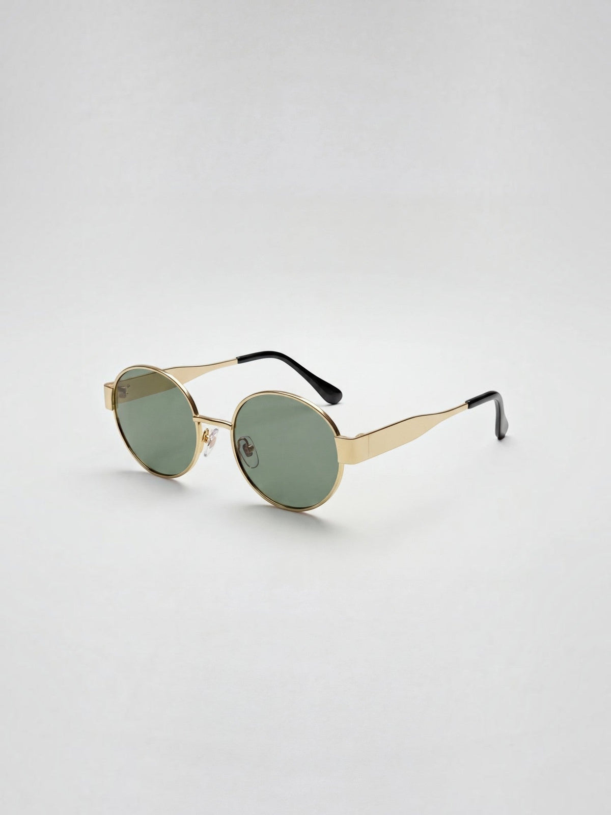 Ovale Sonnenbrille mit schmalem Metallrahmen